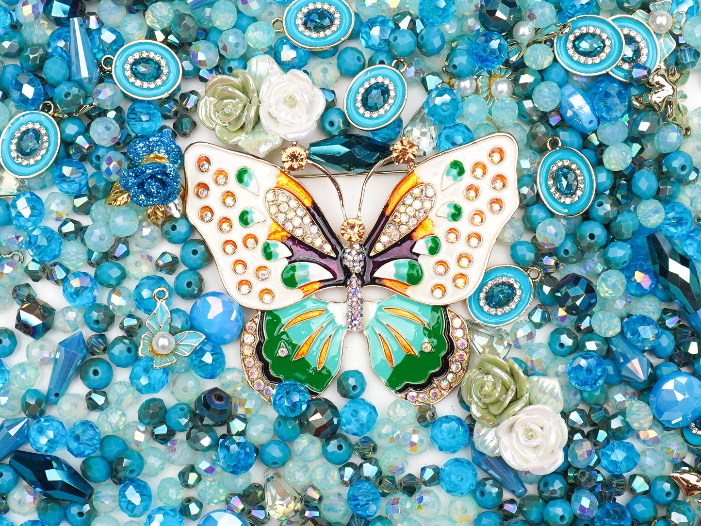 Giant Lux-Peacock Garden