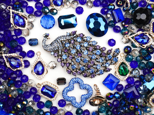 Giant Lux-Cosmic Peacock