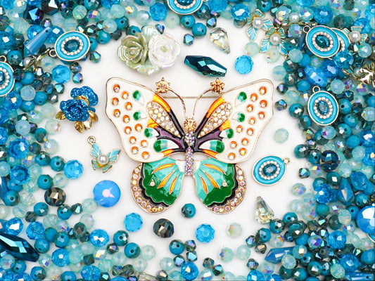 Giant Lux-Peacock Garden